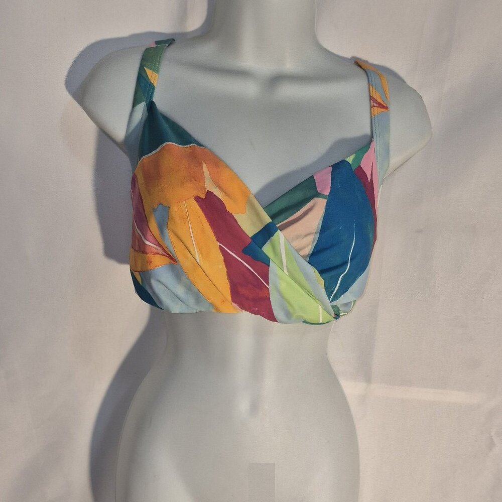 TIME AND TRU summer bikini top w/ a burst of color in size XL (16w-18w)